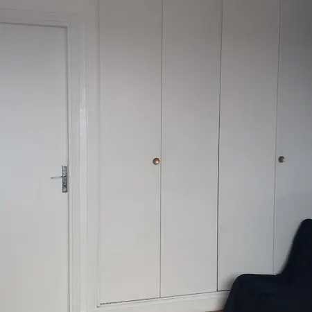 Quiet Bedroom, Comfy King Size Bed, Shared Bathroom, Center Parigi
