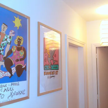 Quiet Bedroom, Comfy King Size Bed, Shared Bathroom, Center Alloggio in famiglia Parigi